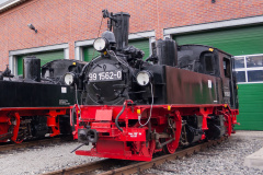 99 562