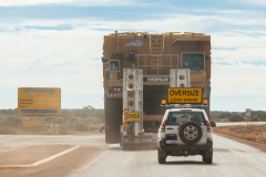 Oversize (Caterpillar 777c bei Mount Magnet, Westaustralien)